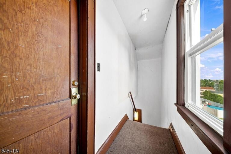 Property listing MLS 4047113 photo 15
