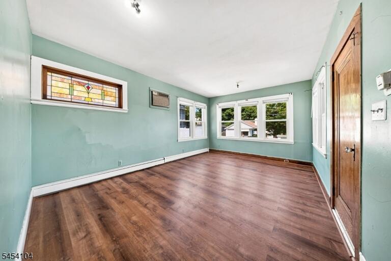Property listing MLS 4047113 photo 4