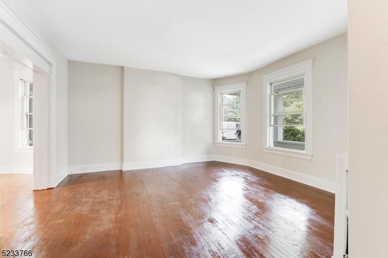 Property listing MLS 4047177 photo 1