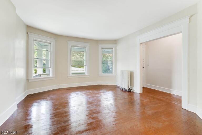 Property listing MLS 4047177 photo 2