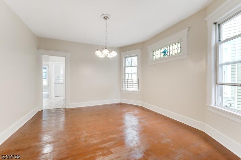 Property listing MLS 4047177 photo 3