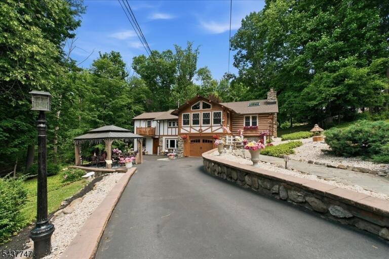 Property listing MLS 4047214 photo 32