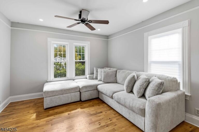 Property listing MLS 4047224 photo 4