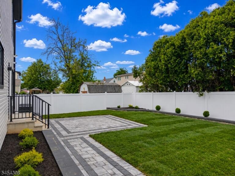 Property listing MLS 4047242 photo 3