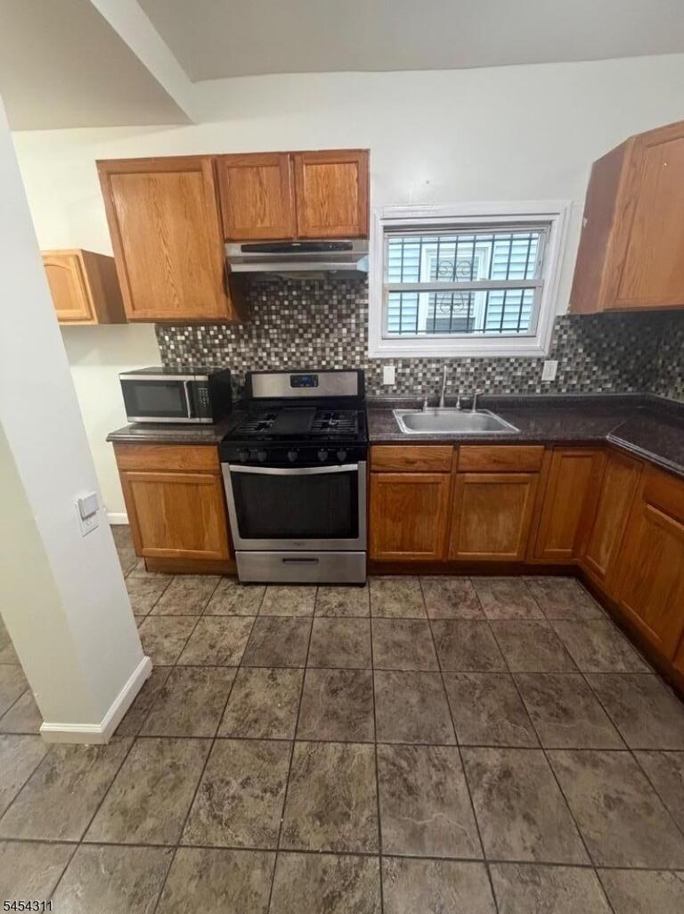 Property listing MLS 4047247 photo 18