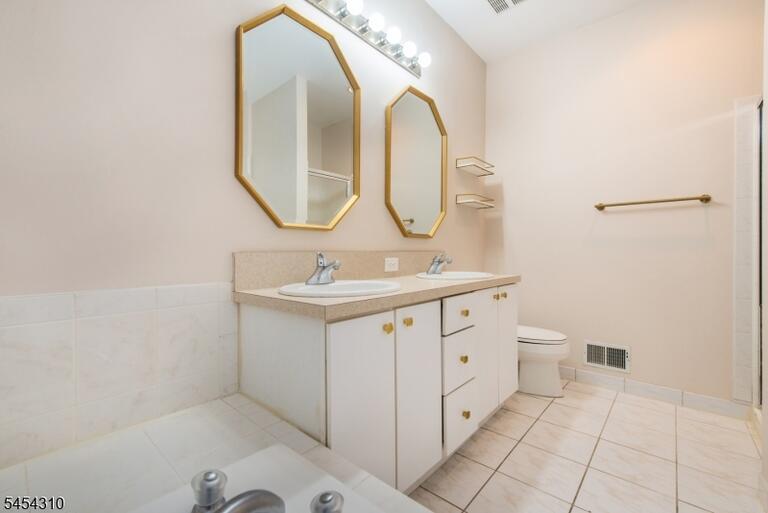 Property listing MLS 4047256 photo 15