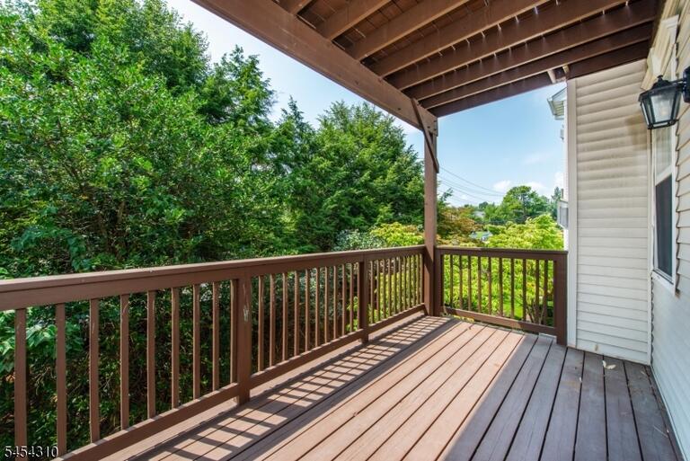 Property listing MLS 4047256 photo 2