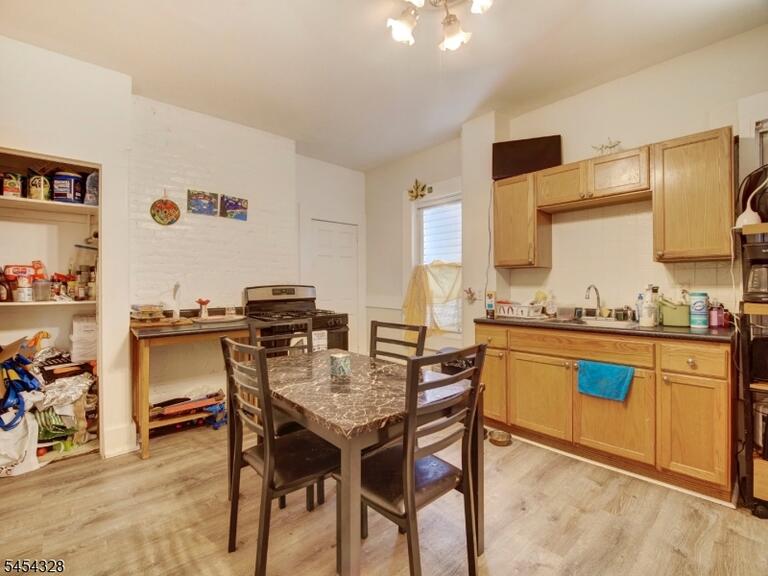 image-4047264-6.jpeg