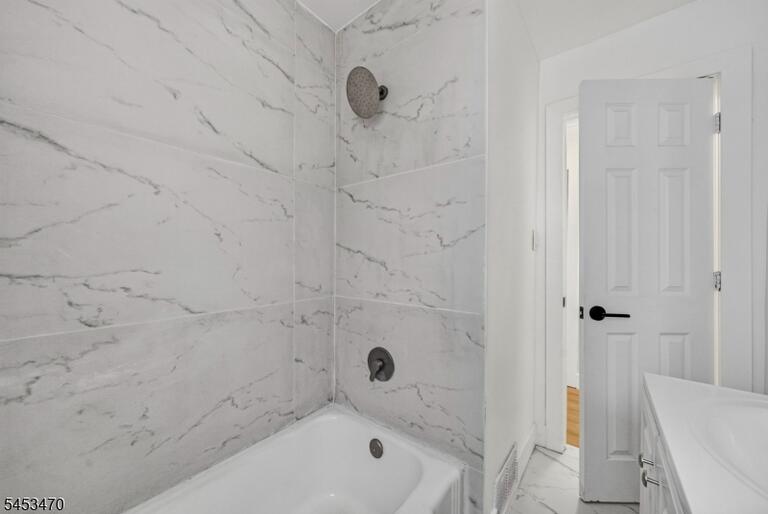 Property listing MLS 4047276 photo 31