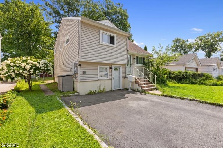 Property listing MLS 4047280 photo 2
