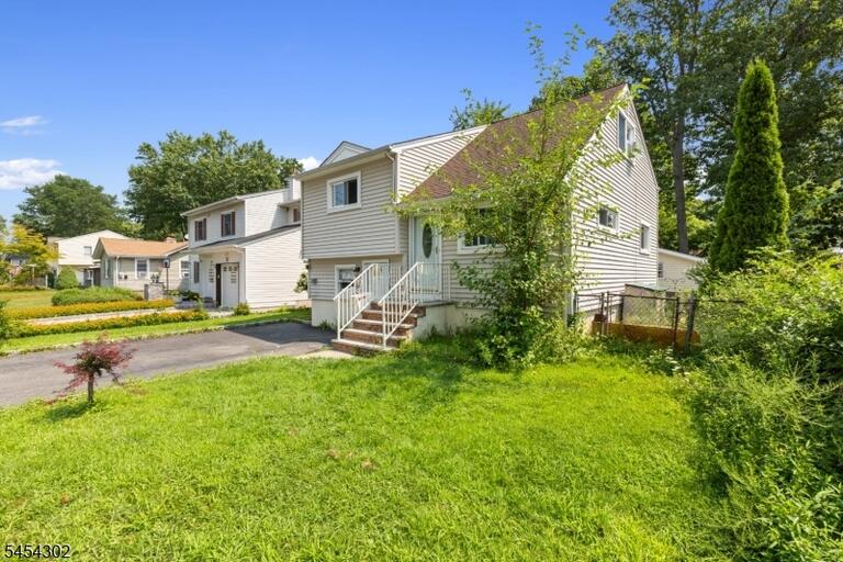 Property listing MLS 4047280 photo 3