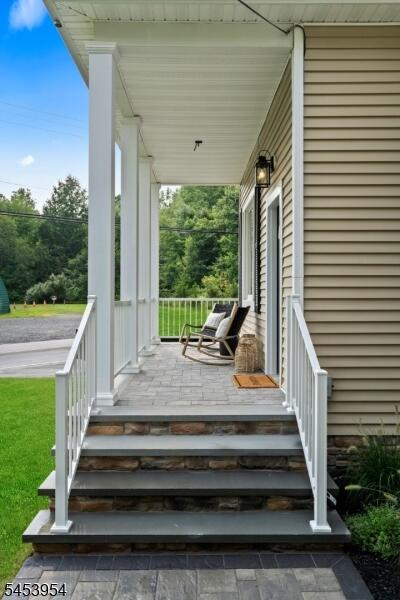 Property listing MLS 4047287 photo 3