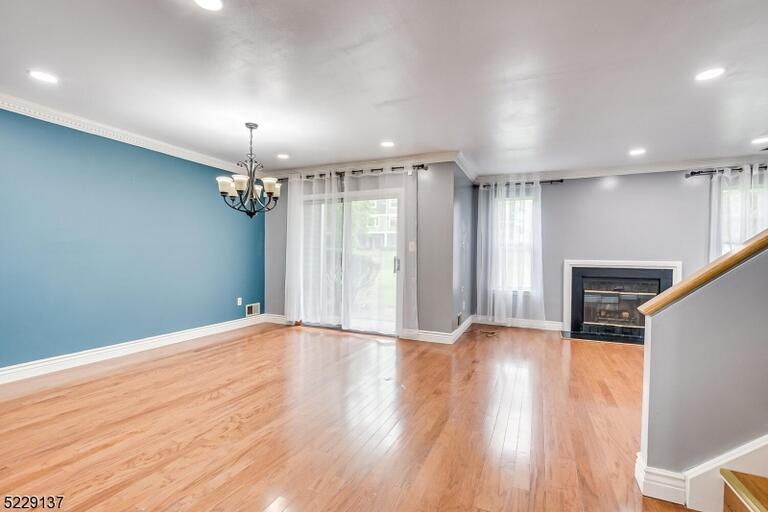 Property listing MLS 4047290 photo 12