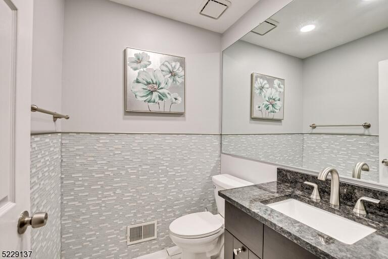 Property listing MLS 4047290 photo 19