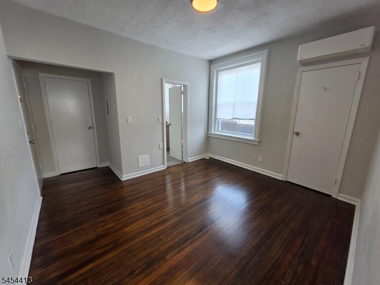 Property listing MLS 4047321 photo 5