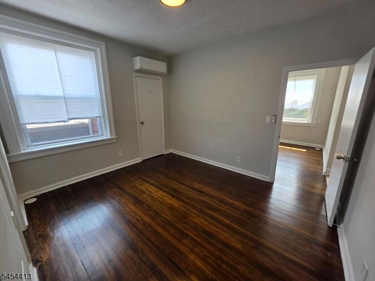 Property listing MLS 4047321 photo 9