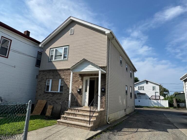 Property listing MLS 4047336 photo 1
