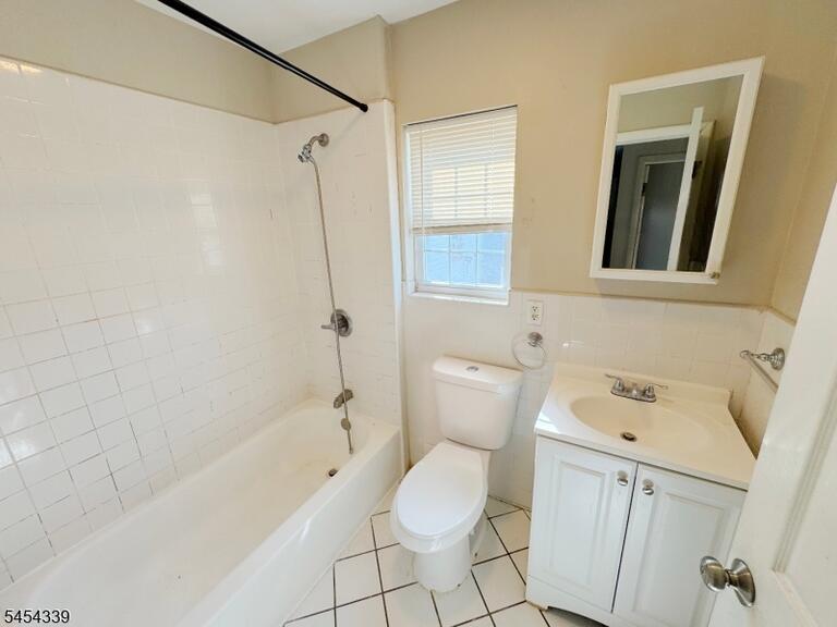 Property listing MLS 4047336 photo 13