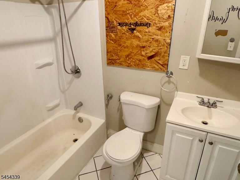 Property listing MLS 4047336 photo 3