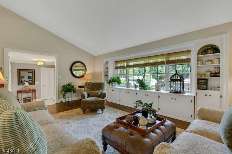 Property listing MLS 4047342 photo 11
