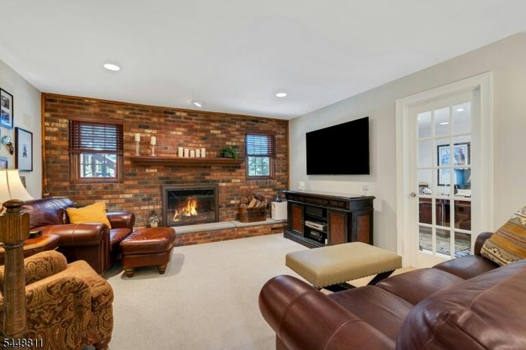 Property listing MLS 4047342 photo 21