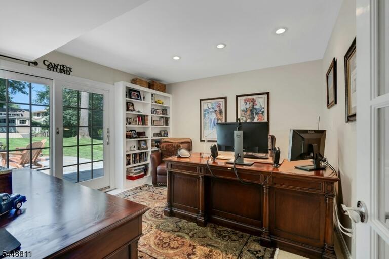 Property listing MLS 4047342 photo 24