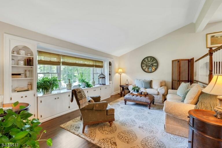 Property listing MLS 4047342 photo 9