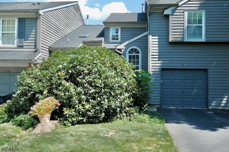 Property listing MLS 4047366 photo 1