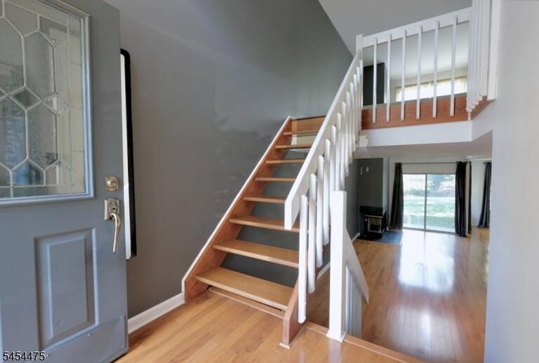 Property listing MLS 4047366 photo 2
