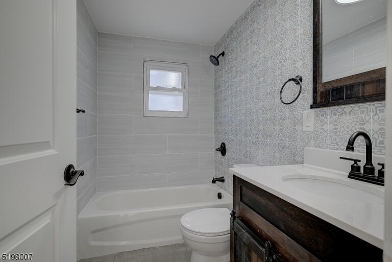 Property listing MLS 4047387 photo 26