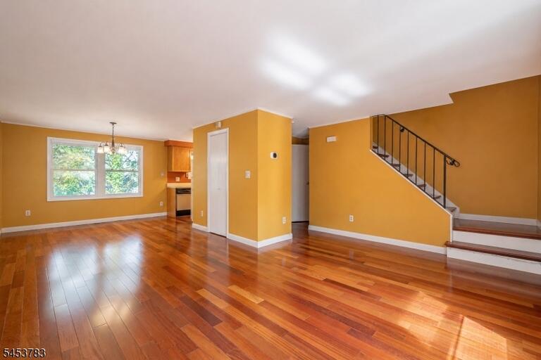 Property listing MLS 4047401 photo 4