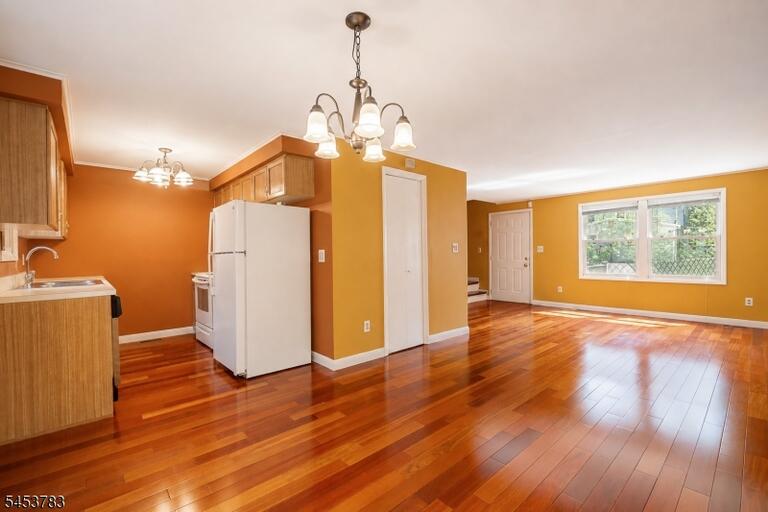 Property listing MLS 4047401 photo 6
