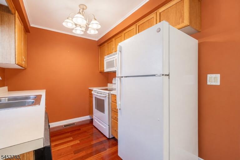 Property listing MLS 4047401 photo 9