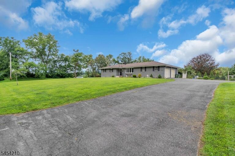 Property listing MLS 4047403 photo 38