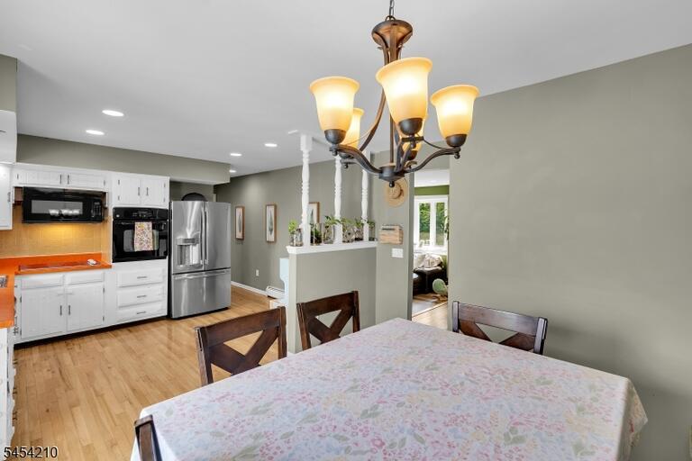 Property listing MLS 4047403 photo 9