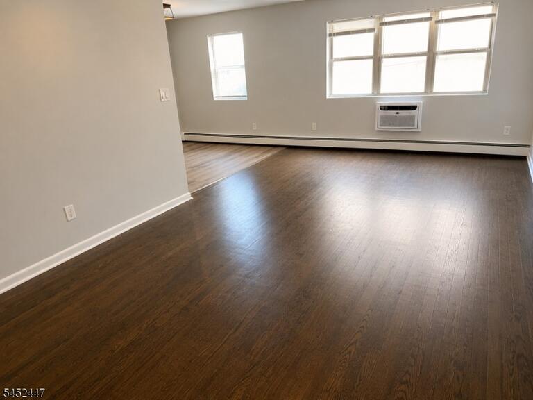 Property listing MLS 4047413 photo 3