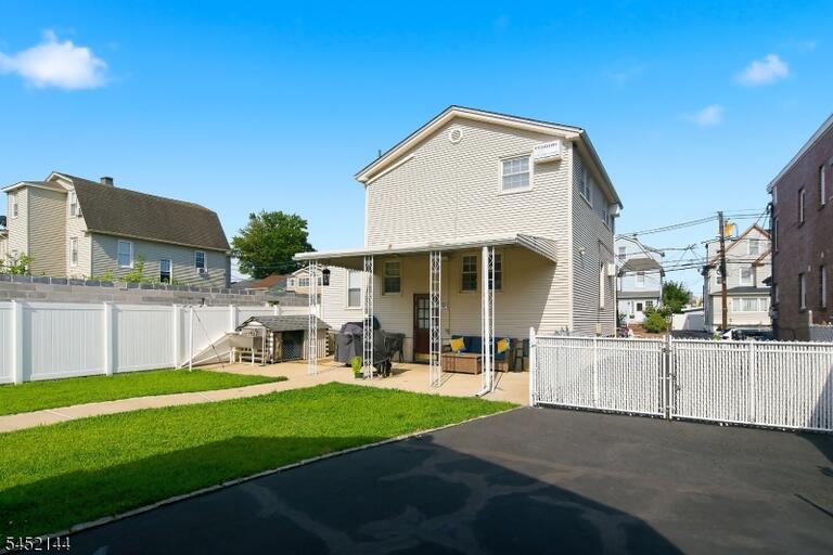 Property listing MLS 4047422 photo 26