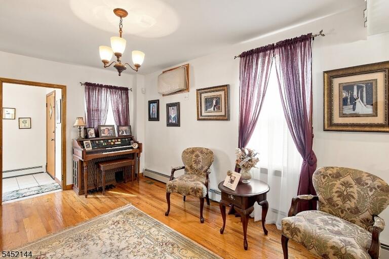 Property listing MLS 4047422 photo 5