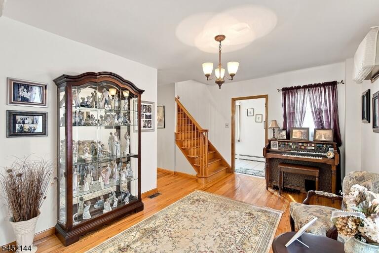 Property listing MLS 4047422 photo 6