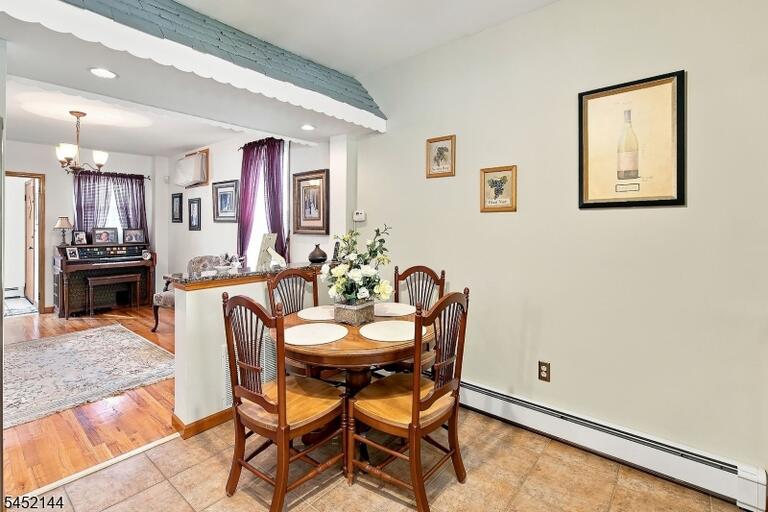 Property listing MLS 4047422 photo 8