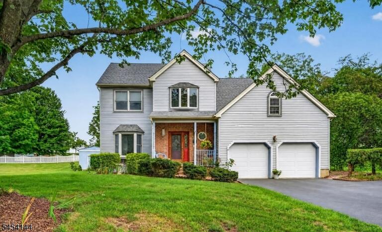 Property listing MLS 4047426 photo 1