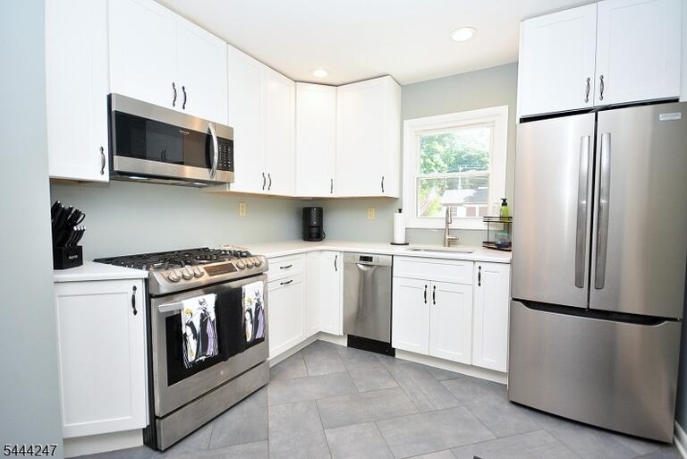 Property listing MLS 4047449 photo 5
