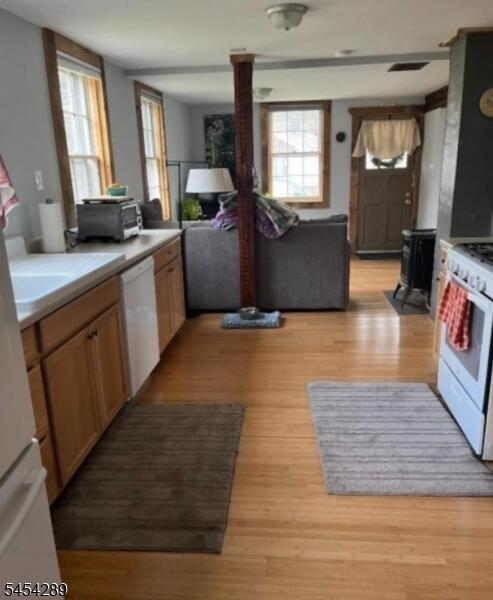 Property listing MLS 4047460 photo 2