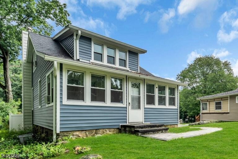 Property listing MLS 4047486 photo 1