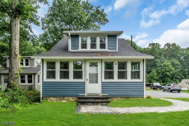 Property listing MLS 4047486 photo 2