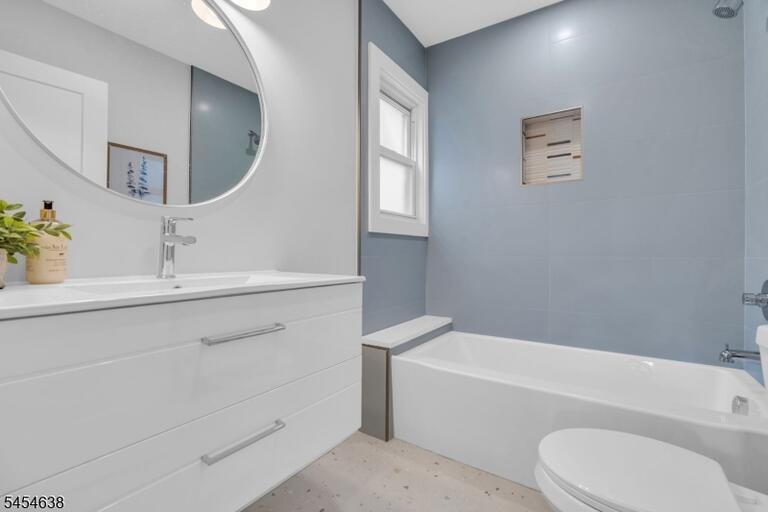 Property listing MLS 4047522 photo 9