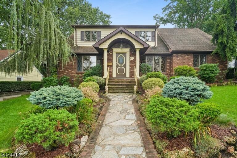 Property listing MLS 4047530 photo 1