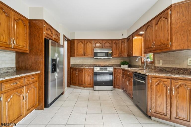 Property listing MLS 4047530 photo 13