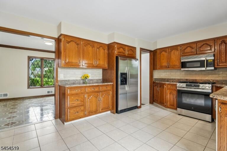 Property listing MLS 4047530 photo 14