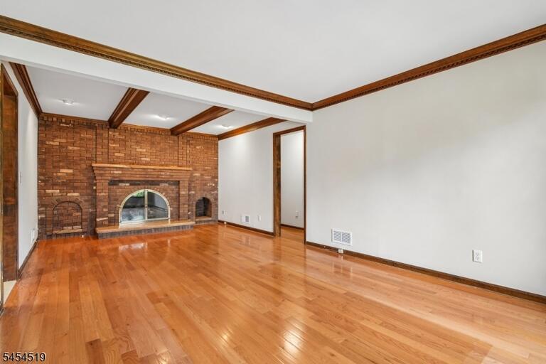 Property listing MLS 4047530 photo 3